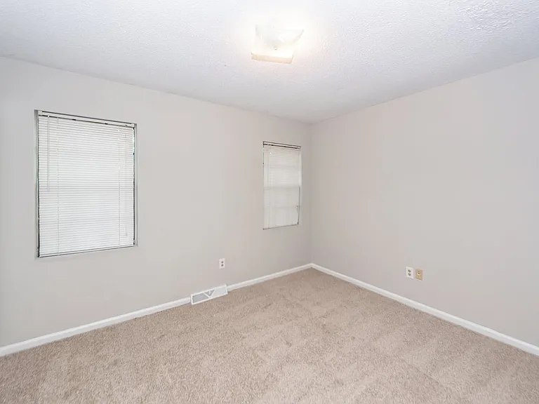 296A Fleming Rd — Photo 17