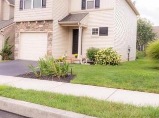 219 Charlan Blvd, Mount Joy, PA 17552