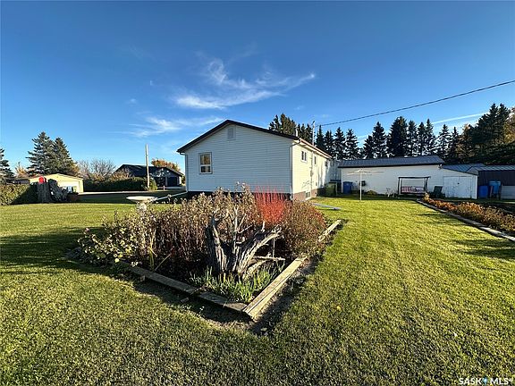 3rd image of 50 Rae Avenue