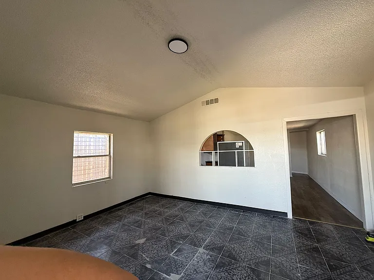 3216 Rosa Ave — Photo 2