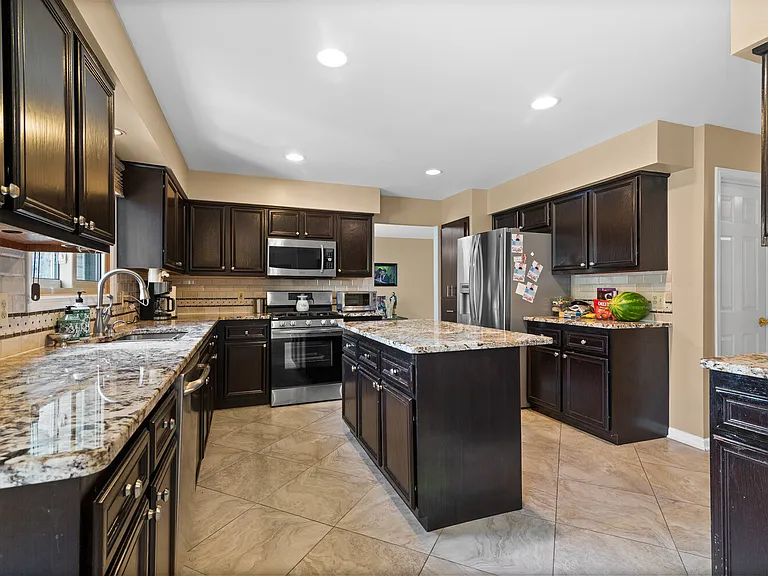 6710 Westpointe Dr — Photo 10