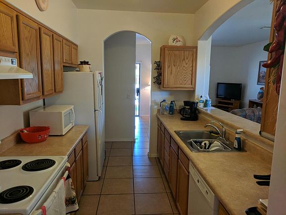 4th image of 225 W Palm Ct