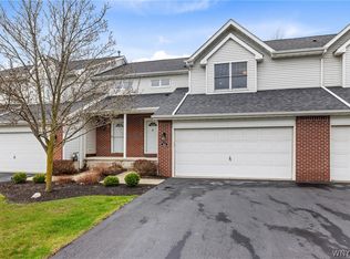 5376 Village Station Cir, Williamsville, NY