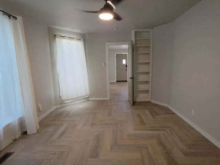 804 E Noble Ave — Photo 7
