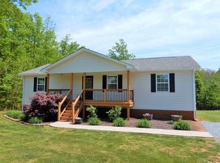 1344 Hummingbird Ln, Appomattox, VA 24593