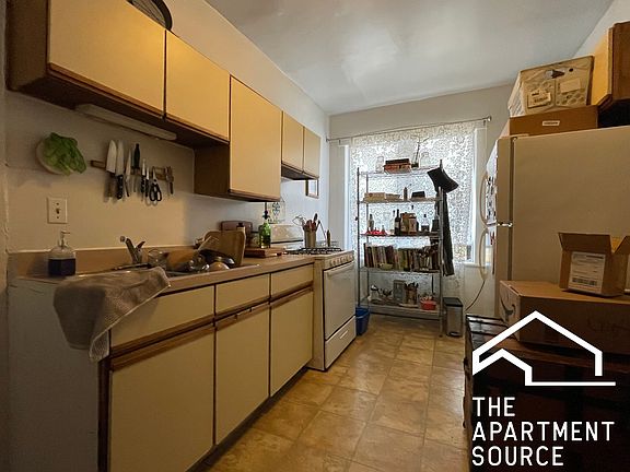 3rd image of 1536 N Kedzie Ave APT 1I