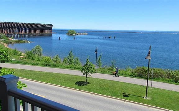 5th image of 540 S Lakeshore Blvd Unit 31