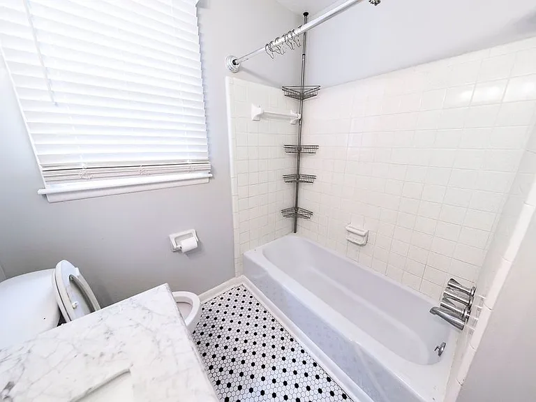 205 Lady Marion Dr — Photo 19