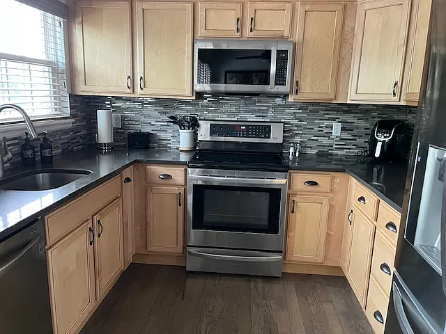 349 W Jamison Cir — Photo 1