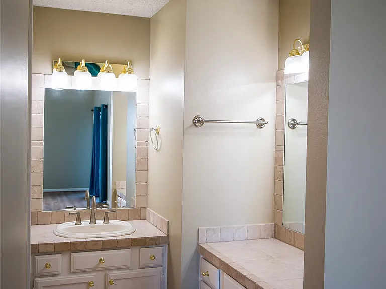 202 Lakeview Ter #H — Photo 19