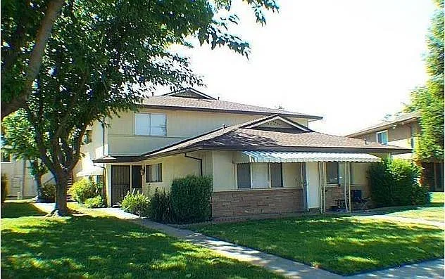 7392 Franklin Blvd APT 3 photo 1