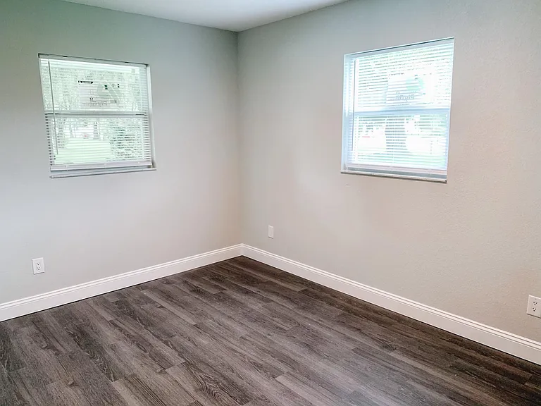 37746 McMinn Ave — Photo 9