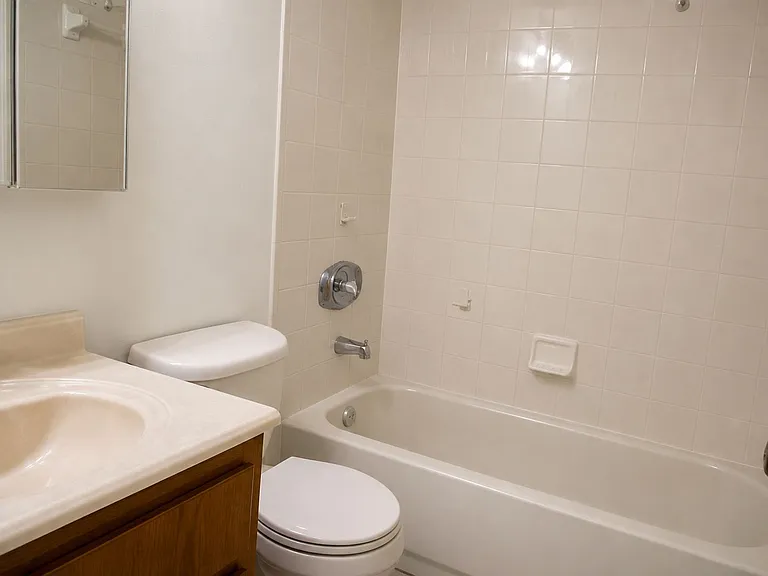 1623 SW Santa Barbara Pl — Photo 3