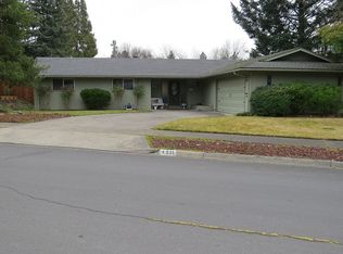 231 White Oak Rd, Medford, OR 97504