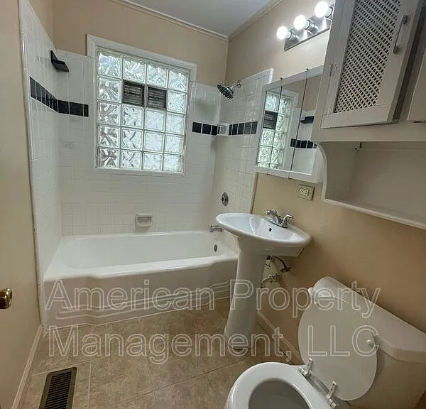 4941 S Detroit Ave — Photo 9