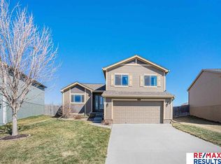 18814 Y St, Omaha, NE 68135