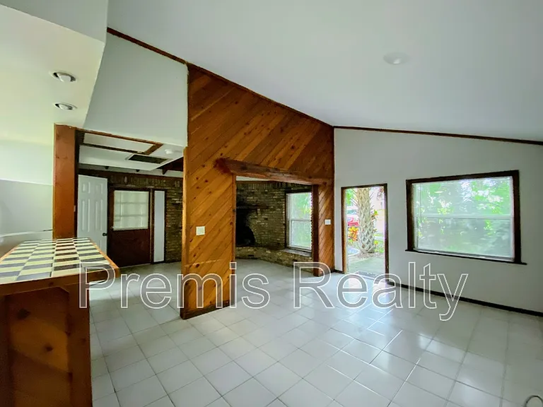 2686 Sunset Dr #B — Photo 3