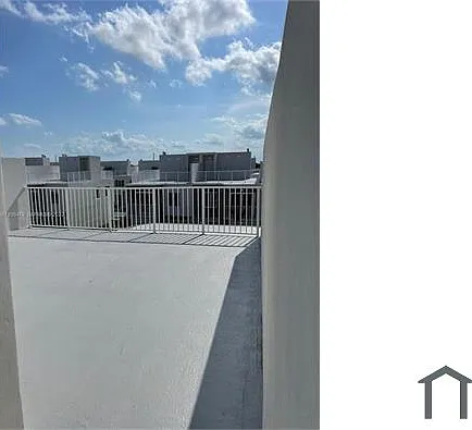 4 bed, 1398 sqft, $2,700 — Photo 3