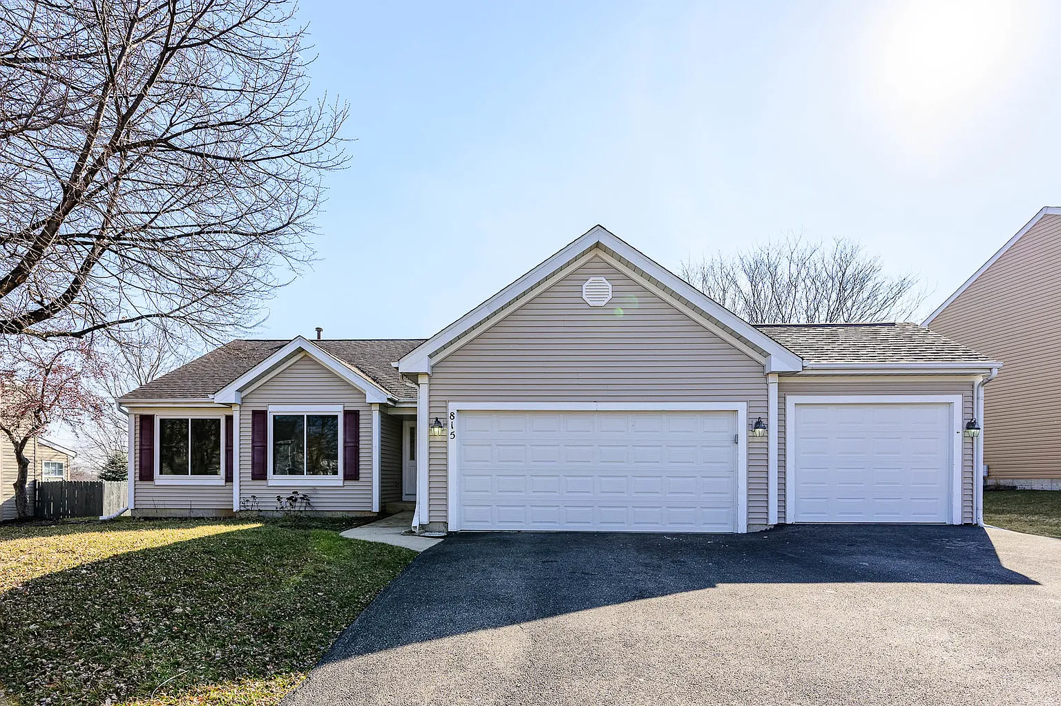 815 Breeze Dr photo 1