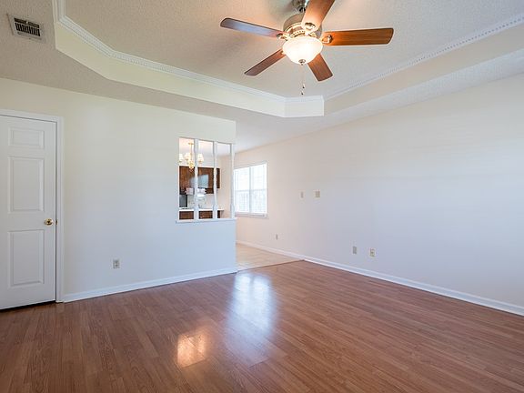 4th image of 271 Blue Pool Dr