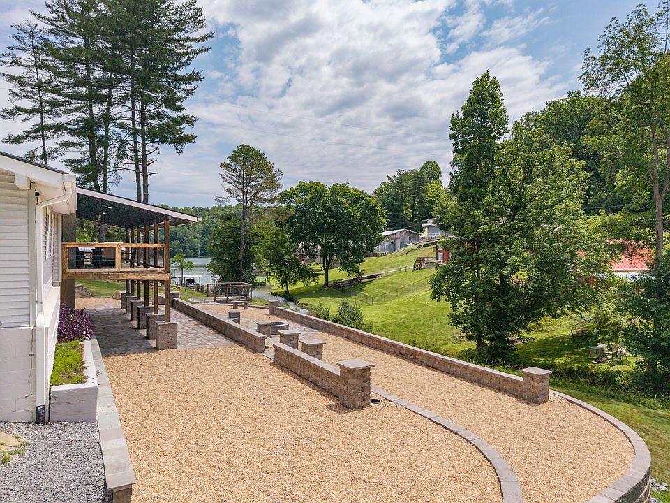 1st image of 756 Shasteen Hollow Rd
