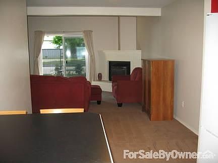 4th image of 4402 Governor Ln SE