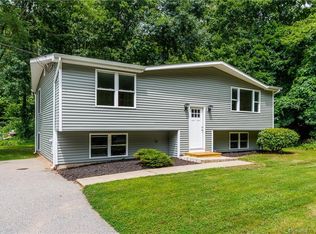73 Starr St, Norwich, CT 06360