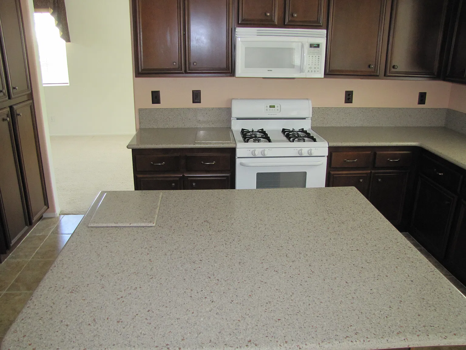 2471 Menlo Ave — Photo 4