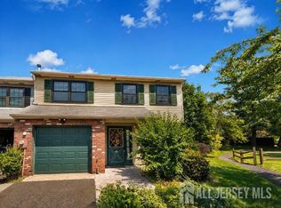 17 Walton Ct, East Brunswick, NJ 08816