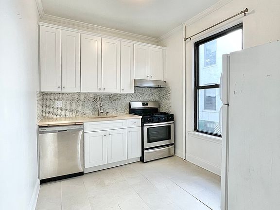 2nd image of 31-42 42nd St #1F