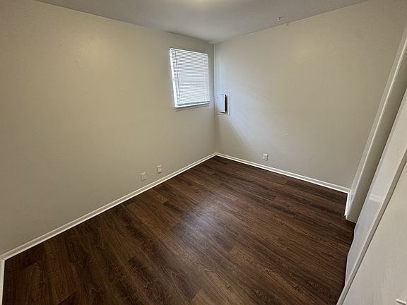 4th image of 419 Sarver Ave #B
