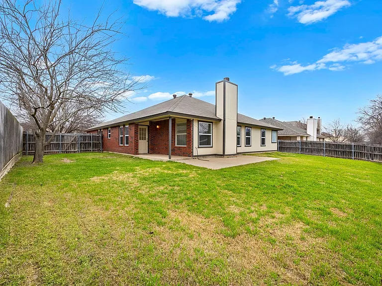 1005 Judy Ln — Photo 25