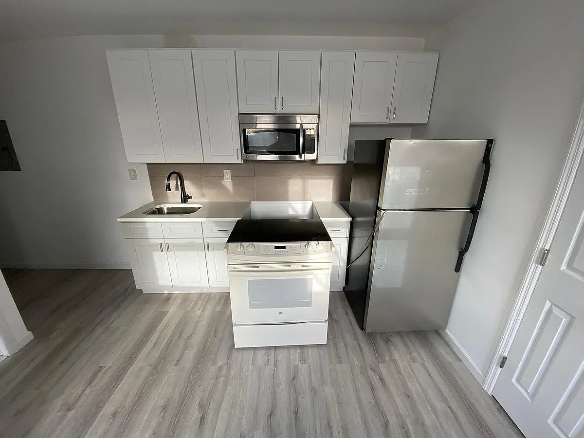 3 bed, $1,700 — Photo 3