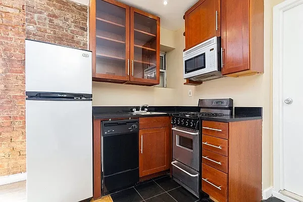 Rented by REAL New York | media 21