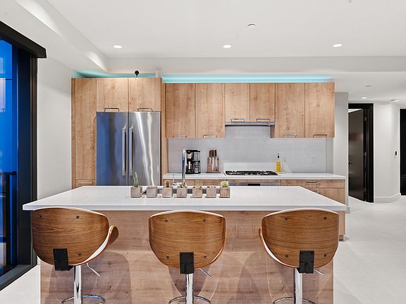 4th image of 4422 N 75th St #5008