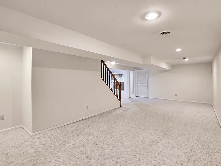 1815 Lakemont Ln — Photo 25