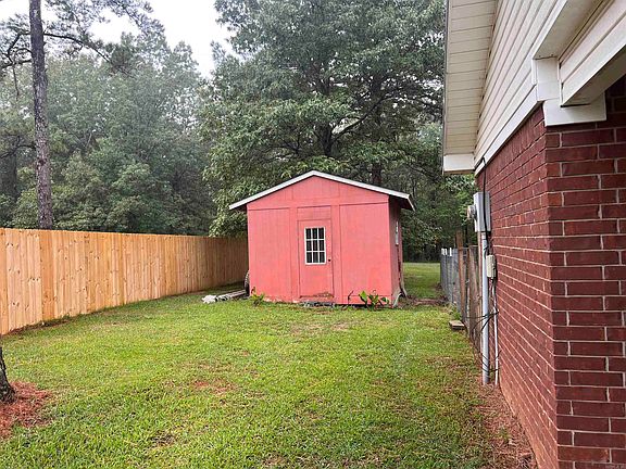 4th image of 904 W Dogwood Dr