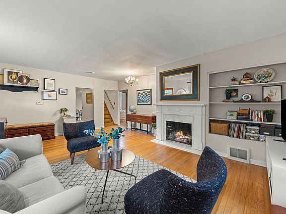 3rd image of 1007 S Harrison St