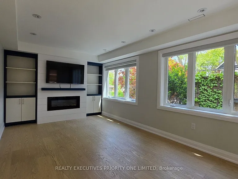 10 Lascelles Blvd #MAIN — Photo 10
