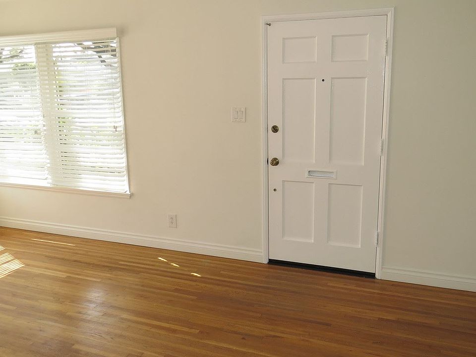 2nd image of 2458 Oak St APT 3