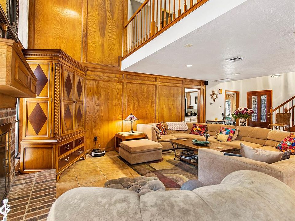 2nd image of 8139 Waynemer Way