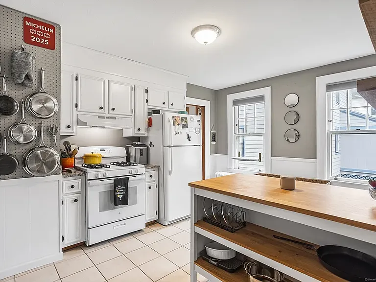 35 Argyle Ave #1 — Photo 4