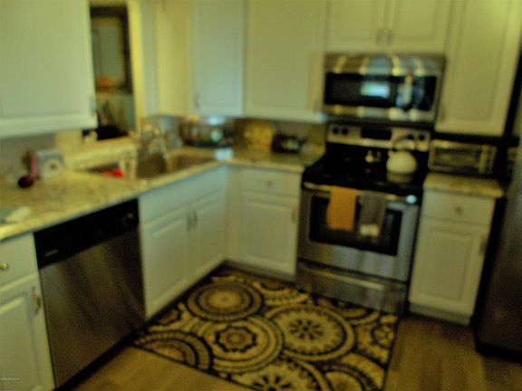 3rd image of 1013 Thrush Cir