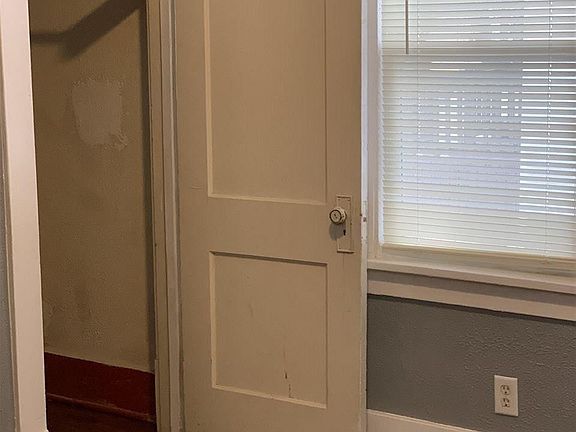 5th image of 3916 N 42nd St