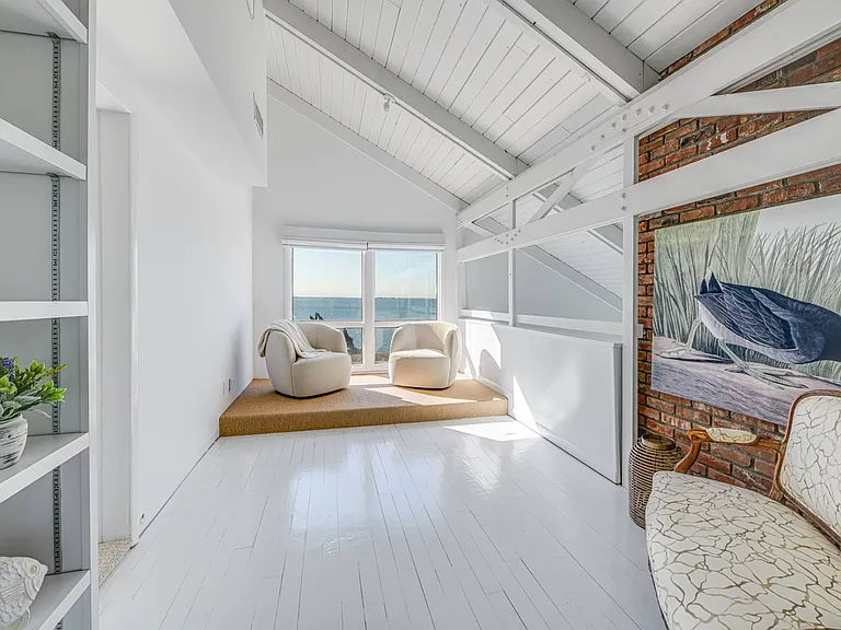 4 Peconic Rd — Photo 19