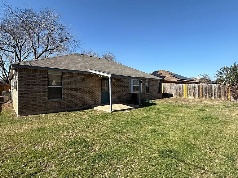 1820 Fleetwood Dr — Photo 26