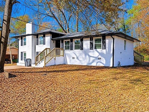 3rd image of 4675 Lincoln Way SW