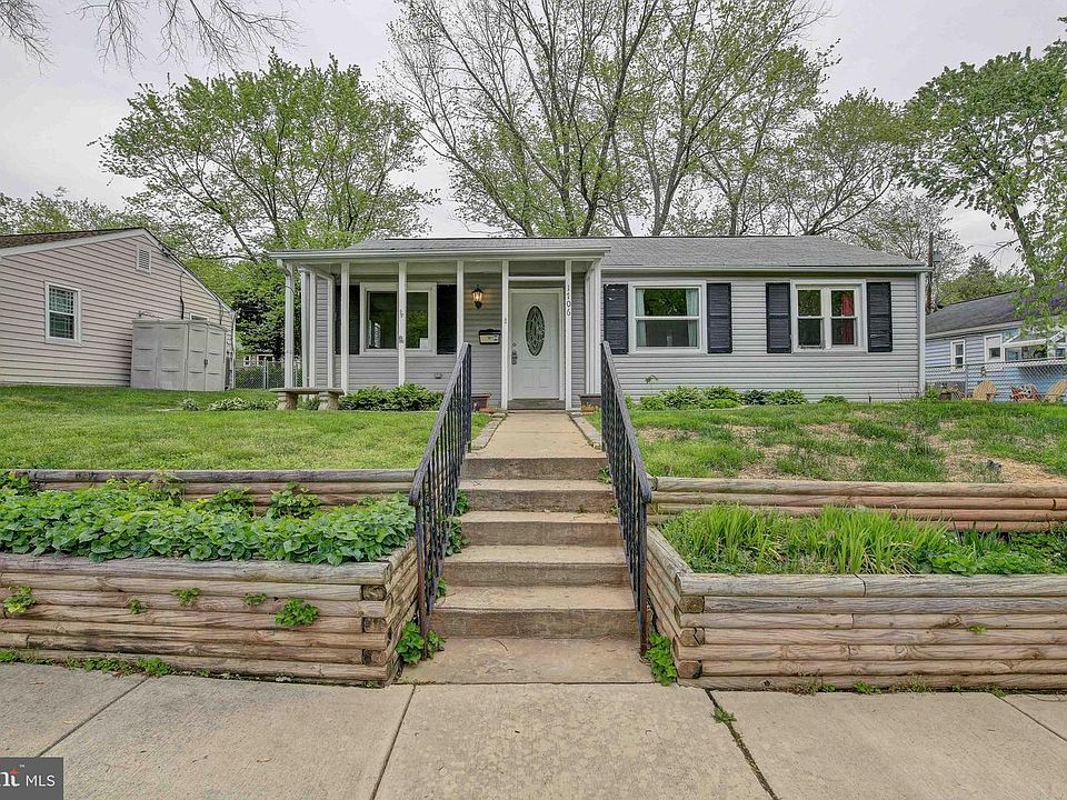 1st image of 1706 Saunders Way