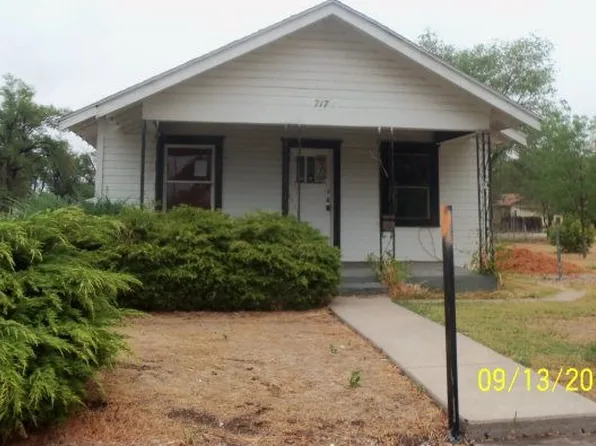 717 Bradish Ave, La Junta, CO 81050