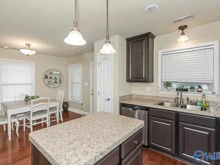 5015 Montauk Trl SE — Photo 9